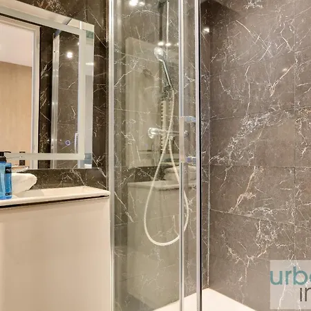 Appartamento Urban Flat 128 - Art Rock 4bdr Flat Near Champs-elysees