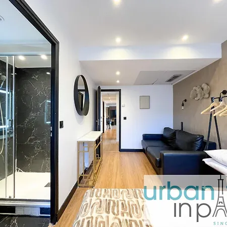 Appartamento Urban Flat 128 - Art Rock 4bdr Flat Near Champs-elysees Parigi