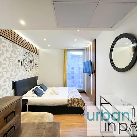 Appartamento Urban Flat 128 - Art Rock 4bdr Flat Near Champs-elysees Parigi
