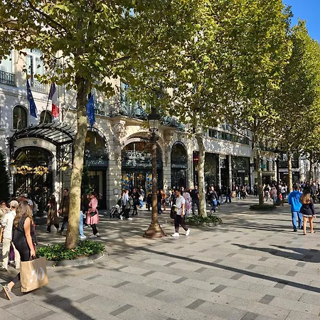 Appartamento Urban Flat 128 - Art Rock 4bdr Flat Near Champs-elysees *