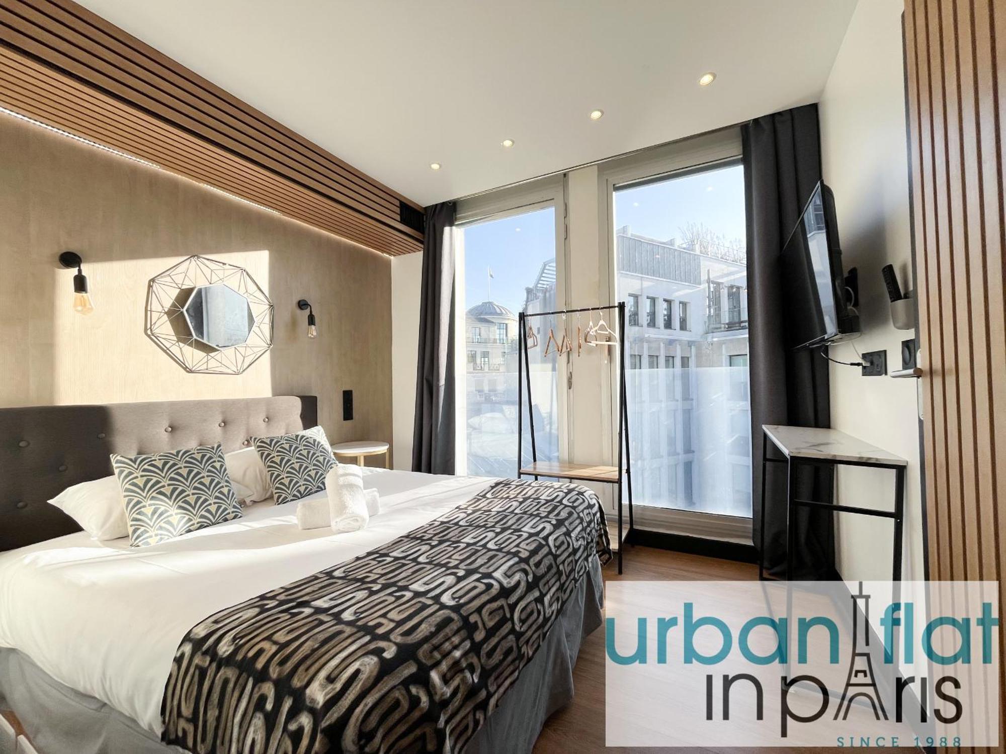 Urban Flat 128 - Art Rock 4bdr Flat Near Champs-elysees