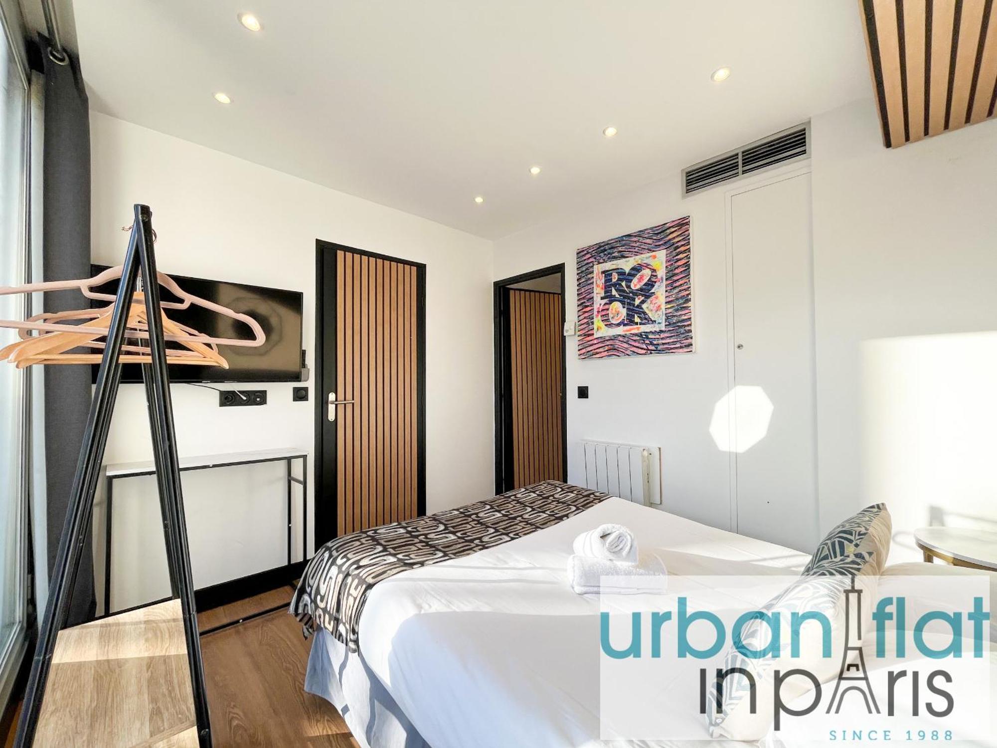 Urban Flat 128 - Art Rock 4bdr Flat Near Champs-elysees *