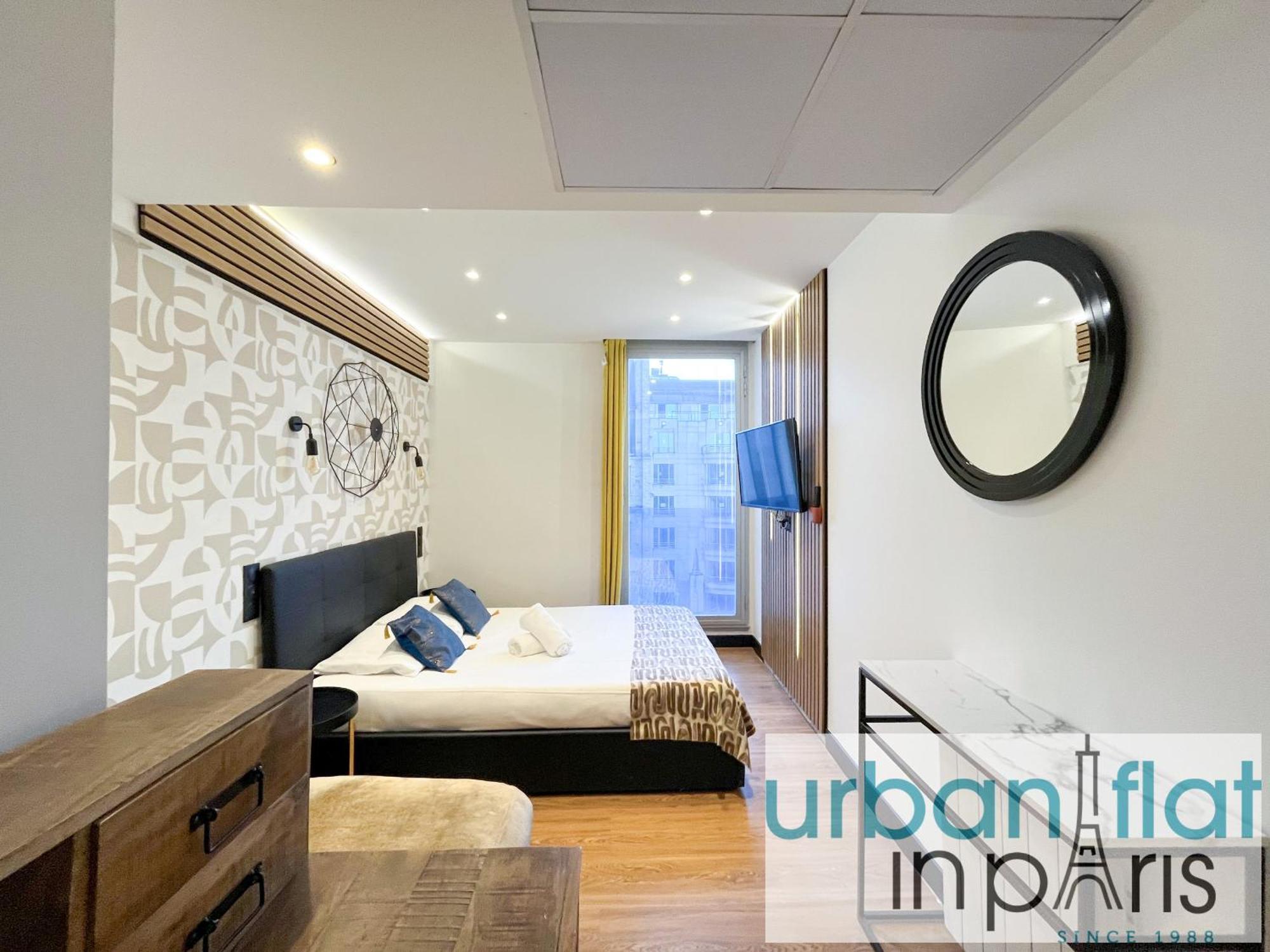 Appartamento Urban Flat 128 - Art Rock 4bdr Flat Near Champs-elysees Parigi