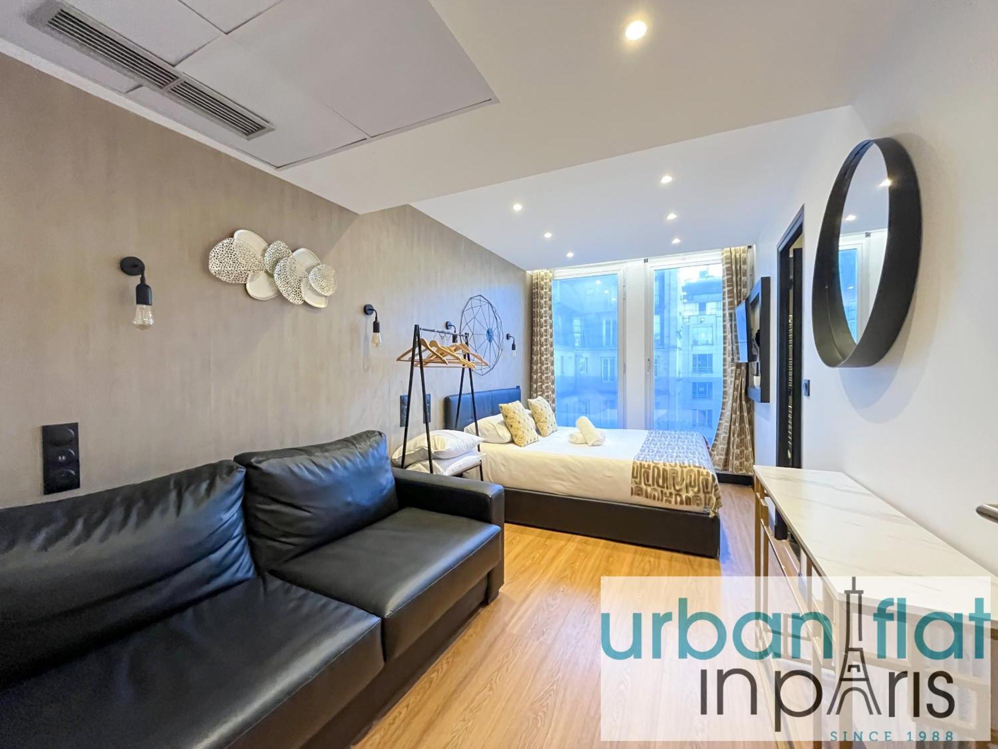 Appartamento Urban Flat 128 - Art Rock 4bdr Flat Near Champs-elysees *